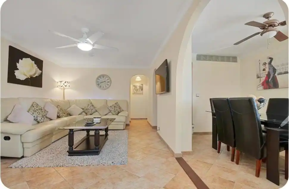 Sala de estar de Casa o chalet en venta en Monda con Calefacción, Jardín privado y Piscina