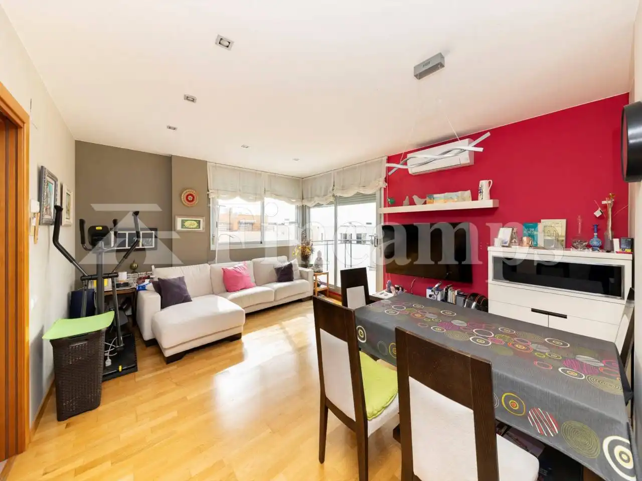 Sala d'estar de Àtic en venda en Terrassa amb Aire condicionat, Parquet i Terrassa