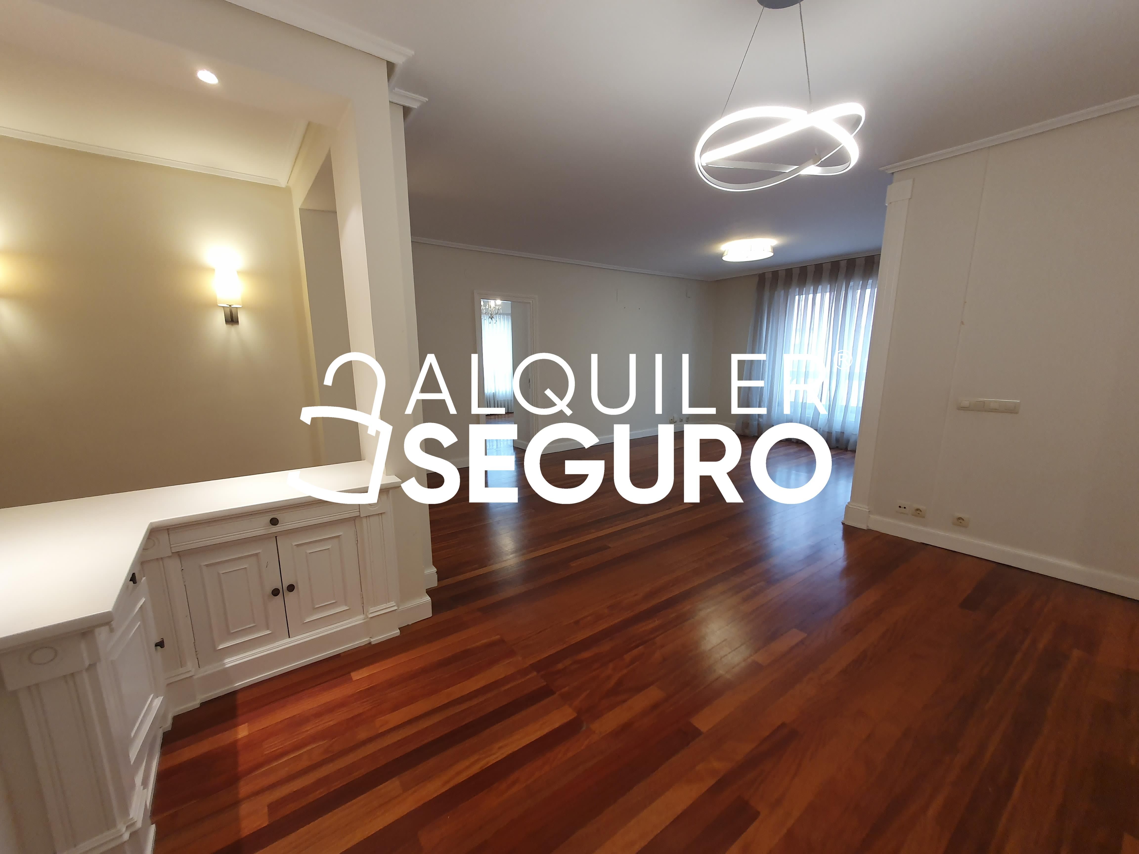 Exterior view of Flat to rent in Bilbao   with Heating