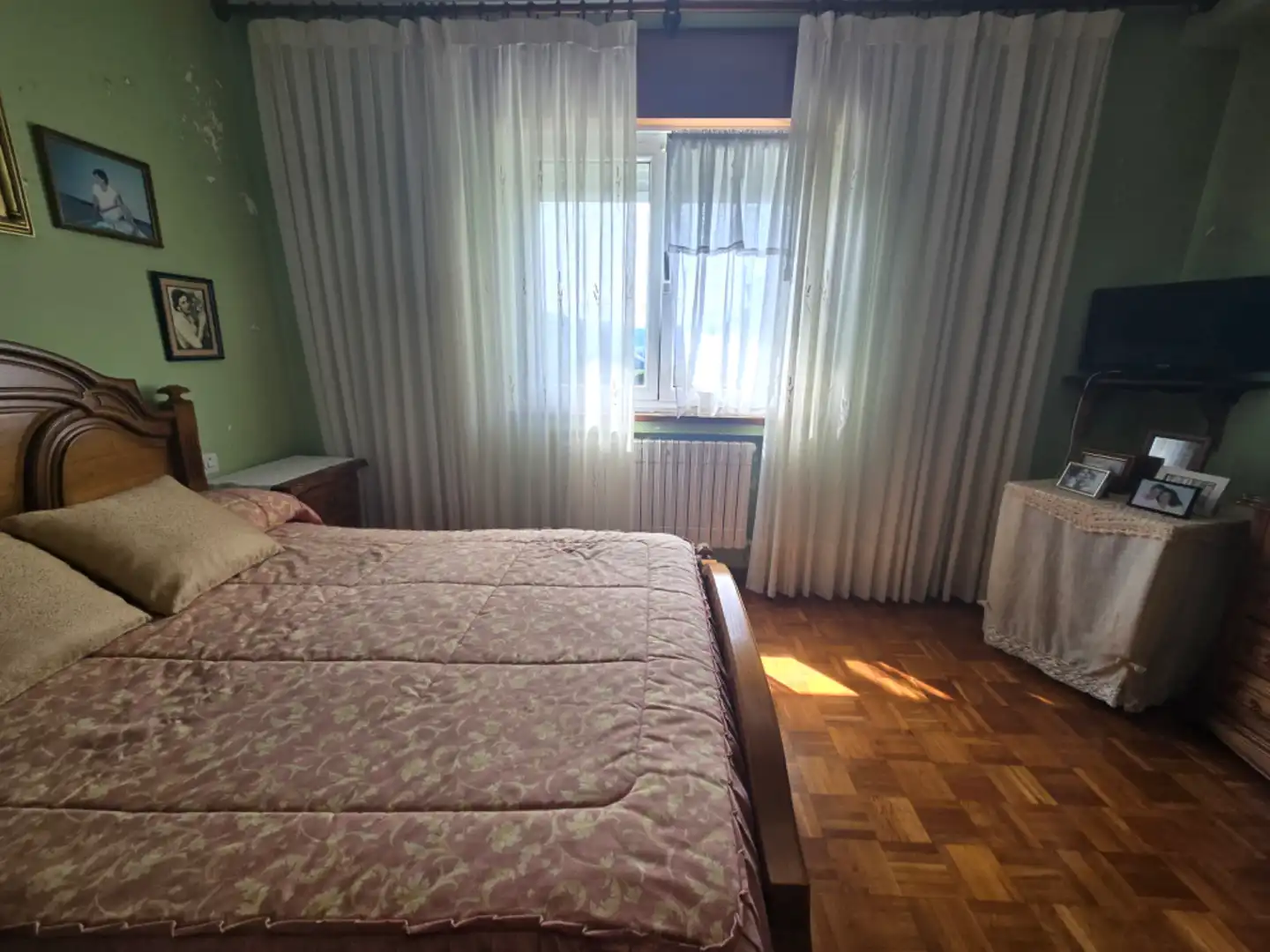 Dormitori de Casa o xalet en venda en Viveiro amb Calefacció, Jardí privat i Parquet