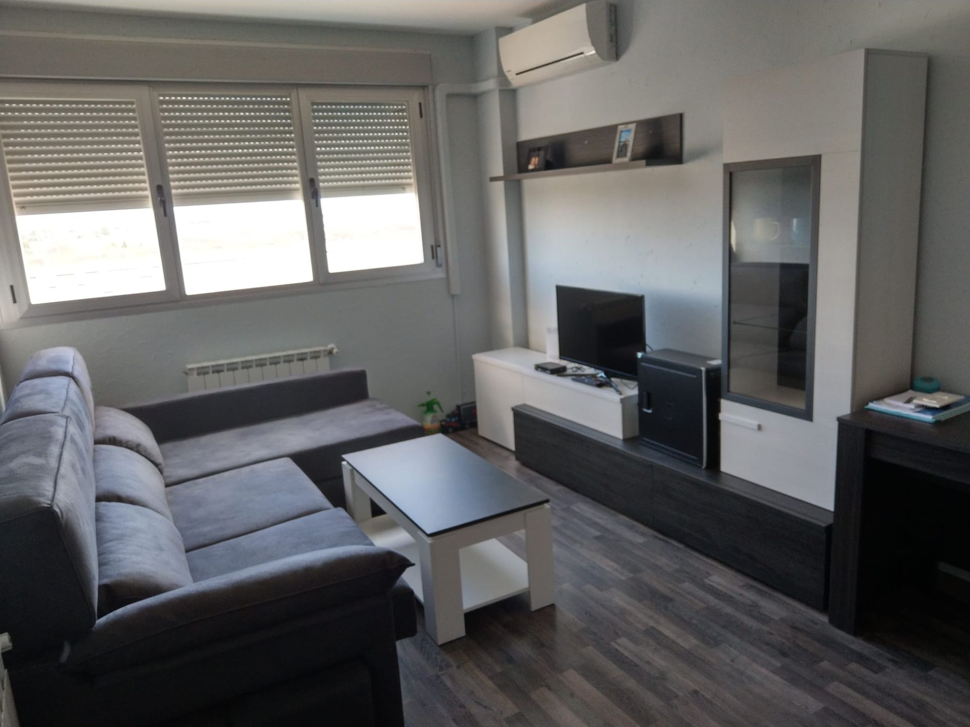 Living room of Flat for sale in Parla  with Air Conditioner and Heating