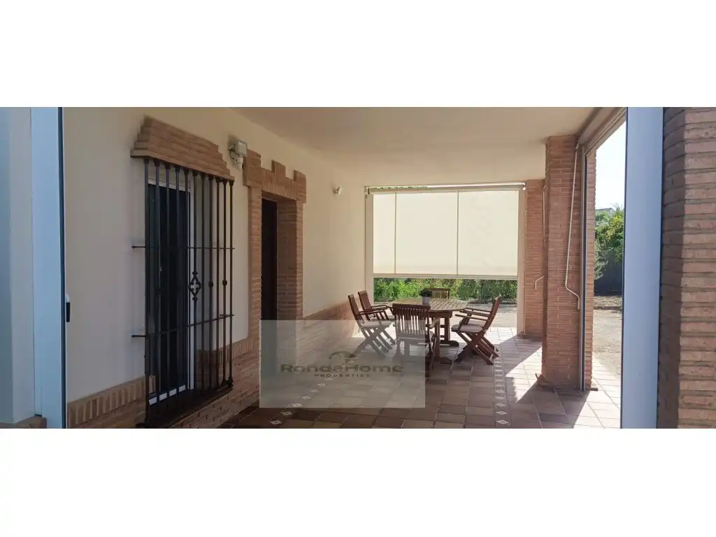 Terrassa de Finca rústica en venda en Arcos de la Frontera amb Aire condicionat, Piscina i Moblat