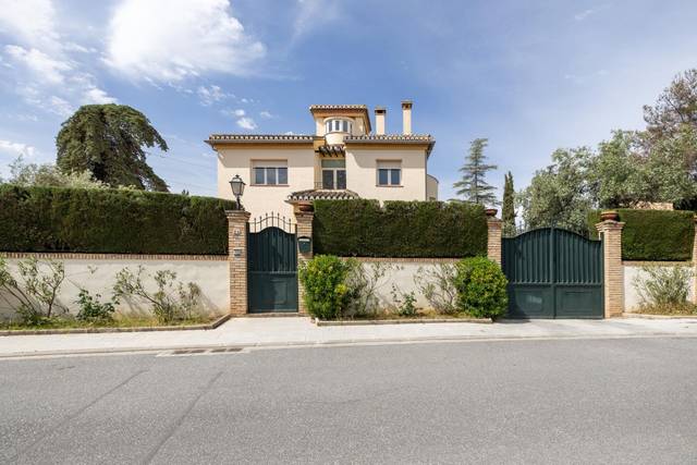 Casa-chalet en Venta en Calle MONZONES, 9 en Albolote