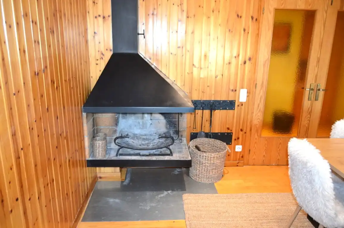 Apartamento de alquiler en Alp con Calefacción, Parquet y Terraza