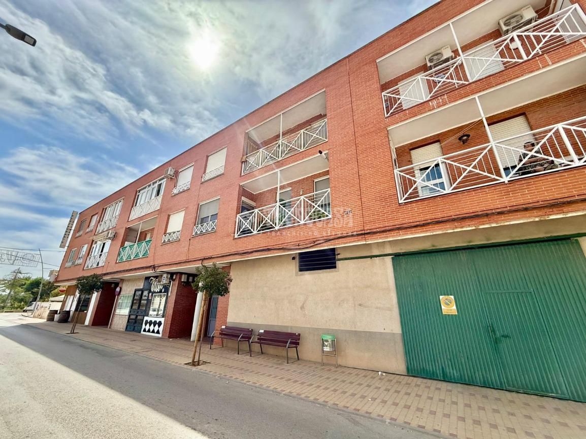 Exterior view of Flat for sale in Dosbarrios  with Heating, Terrace and Furnished
