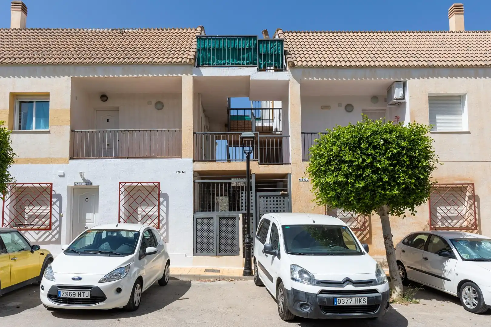 Vista exterior de Ático en venta en Albuñol con Calefacción, Terraza y Amueblado