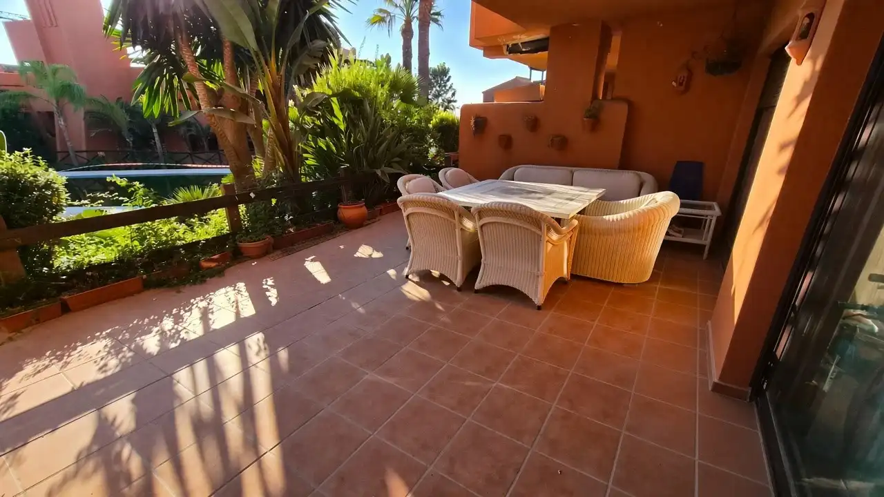 Baixos amb piscina en venda a Playa Bahía Dorada