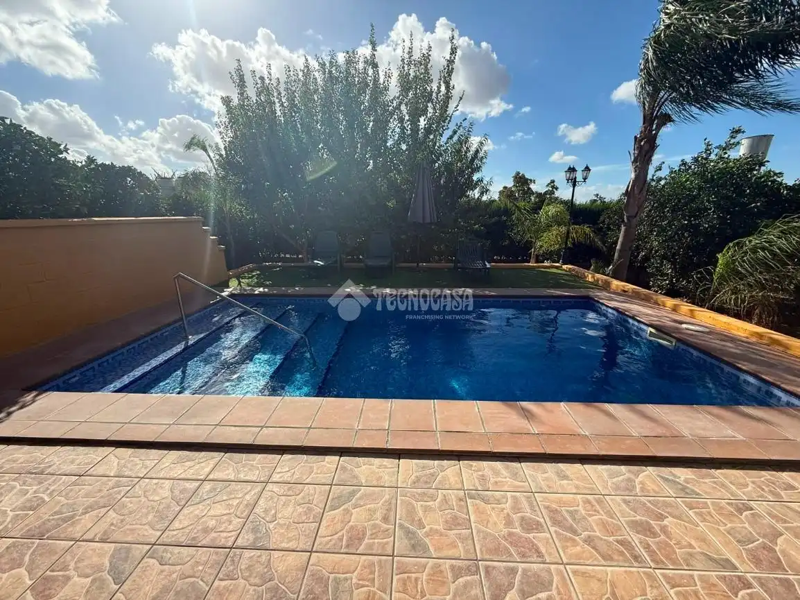 Piscina de Finca rústica en venta en Paradas con Aire acondicionado