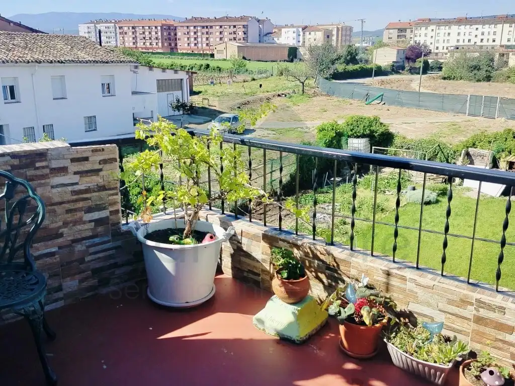 Terraza de Casa adosada en venta en Fuenmayor con Terraza, Amueblado y Balcón
