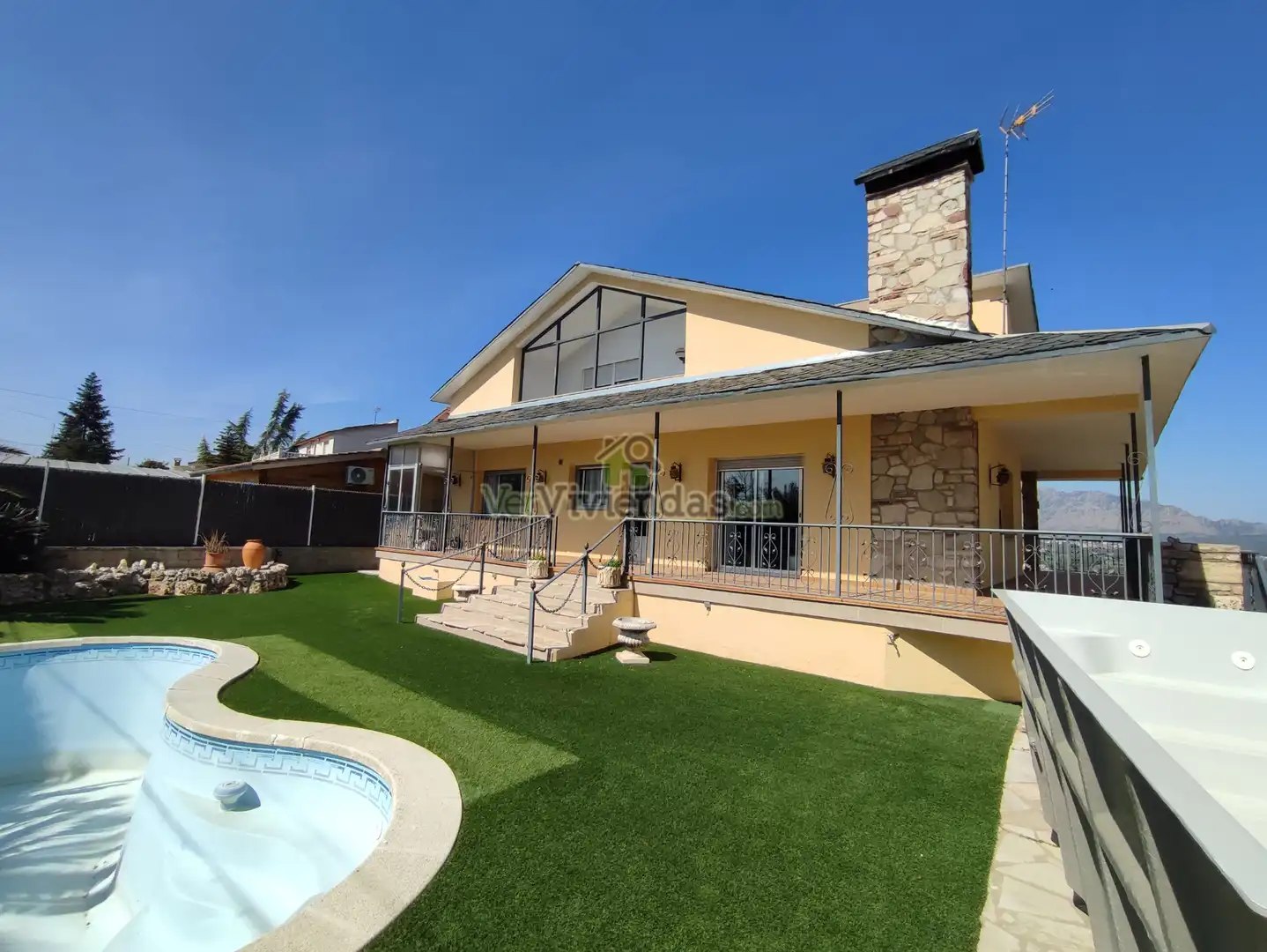 Exterior view of Houses for sale in Masquefa  with Air Conditioner, Heating and Private garden