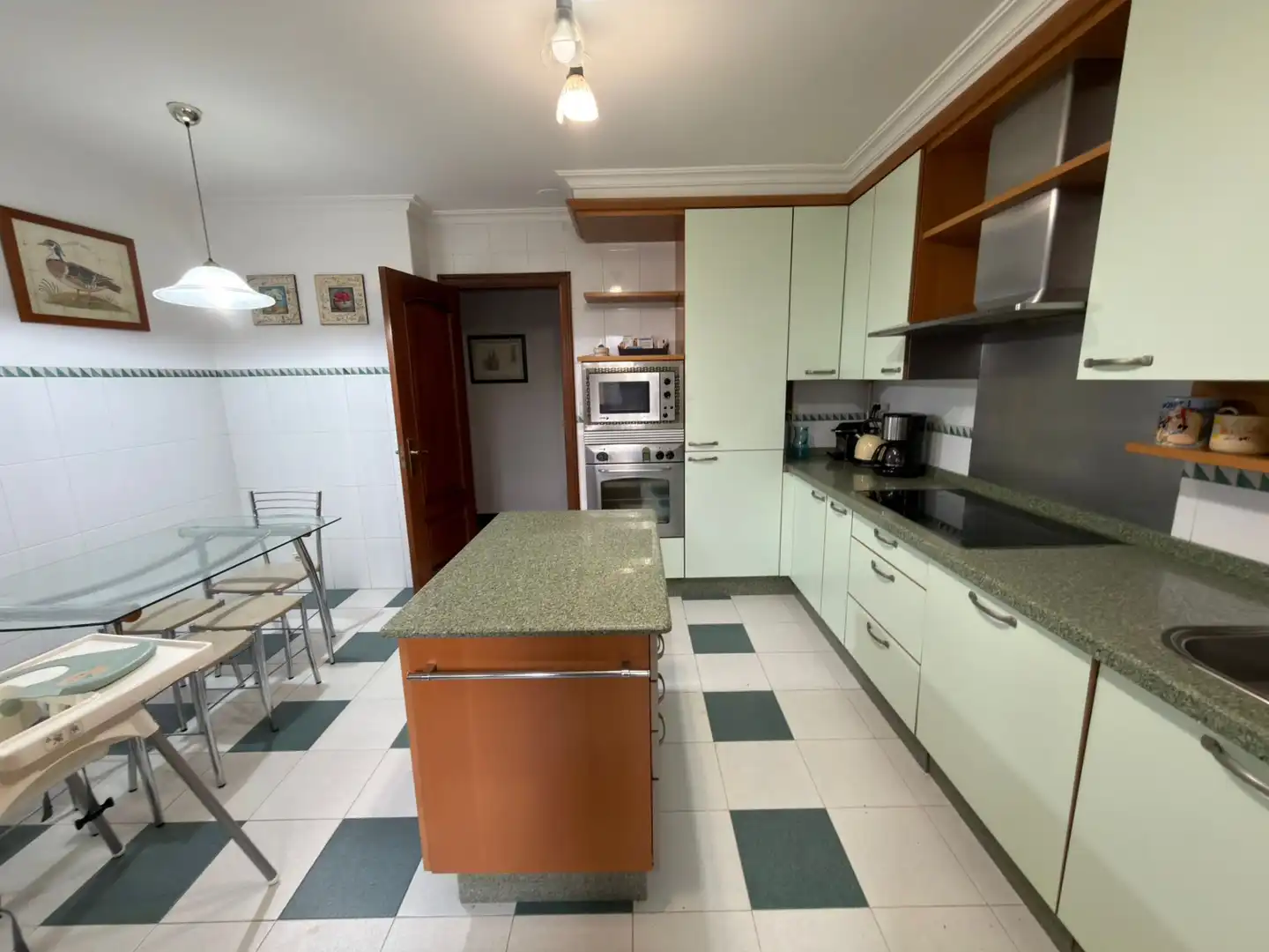 Cocina de Piso en venta en Pontevedra Capital  con Calefacción, Parquet y Trastero