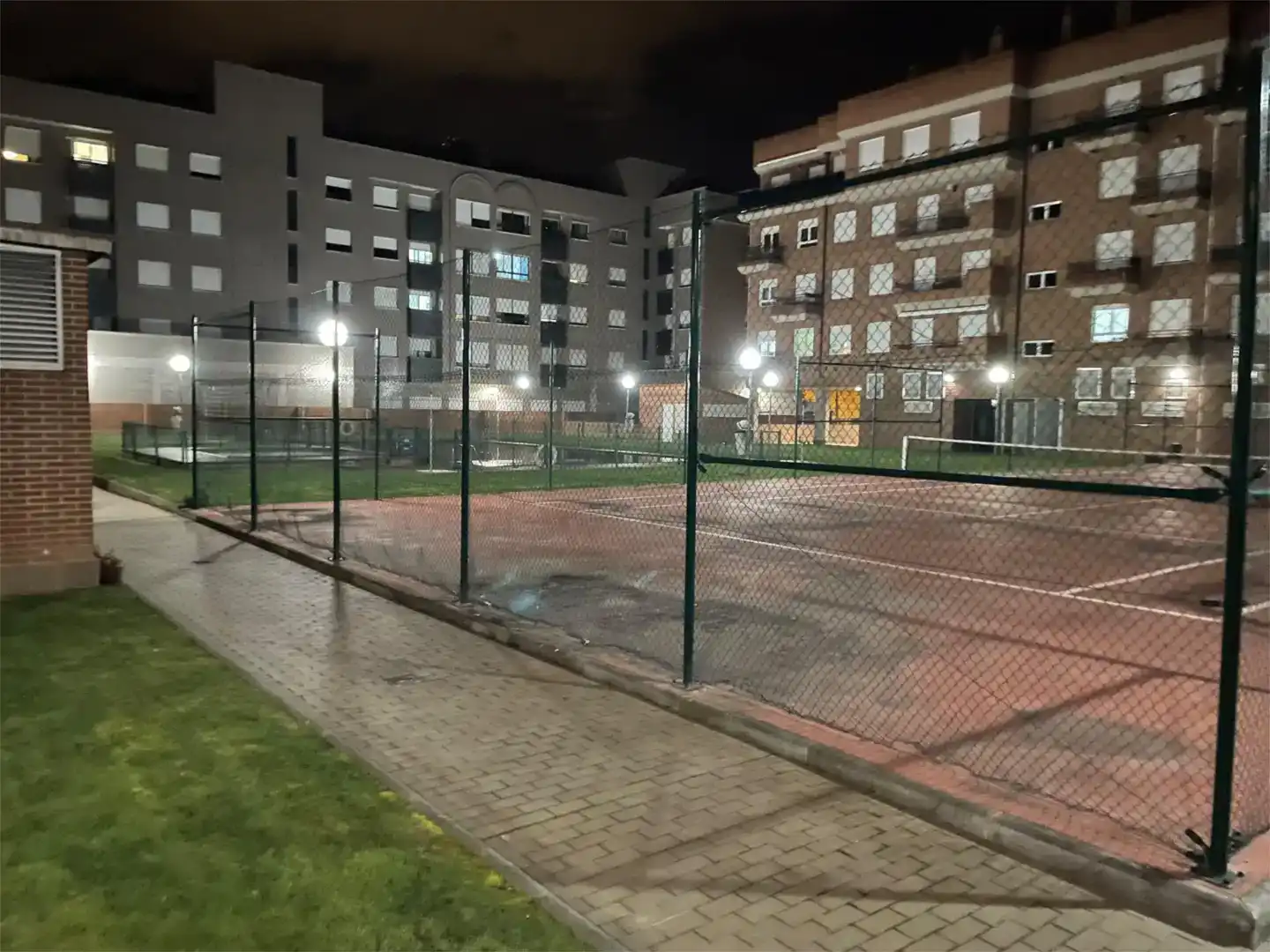Aparcament de Pis en venda en  Logroño amb Aire condicionat i Piscina