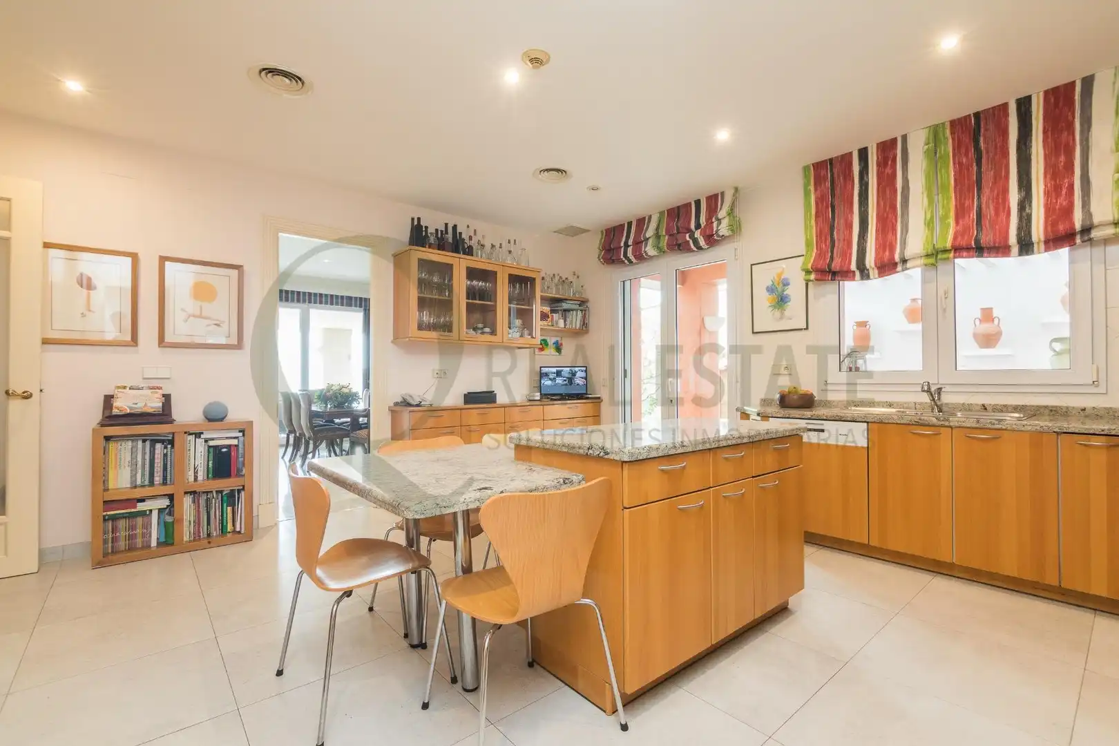 Cuina de Casa o xalet en venda en Alicante / Alacant amb Calefacció, Jardí privat i Terrassa