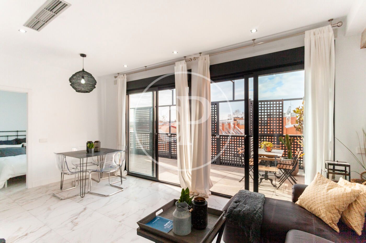 Vista exterior de Àtic de lloguer en  Madrid Capital amb Aire condicionat, Calefacció i Terrassa