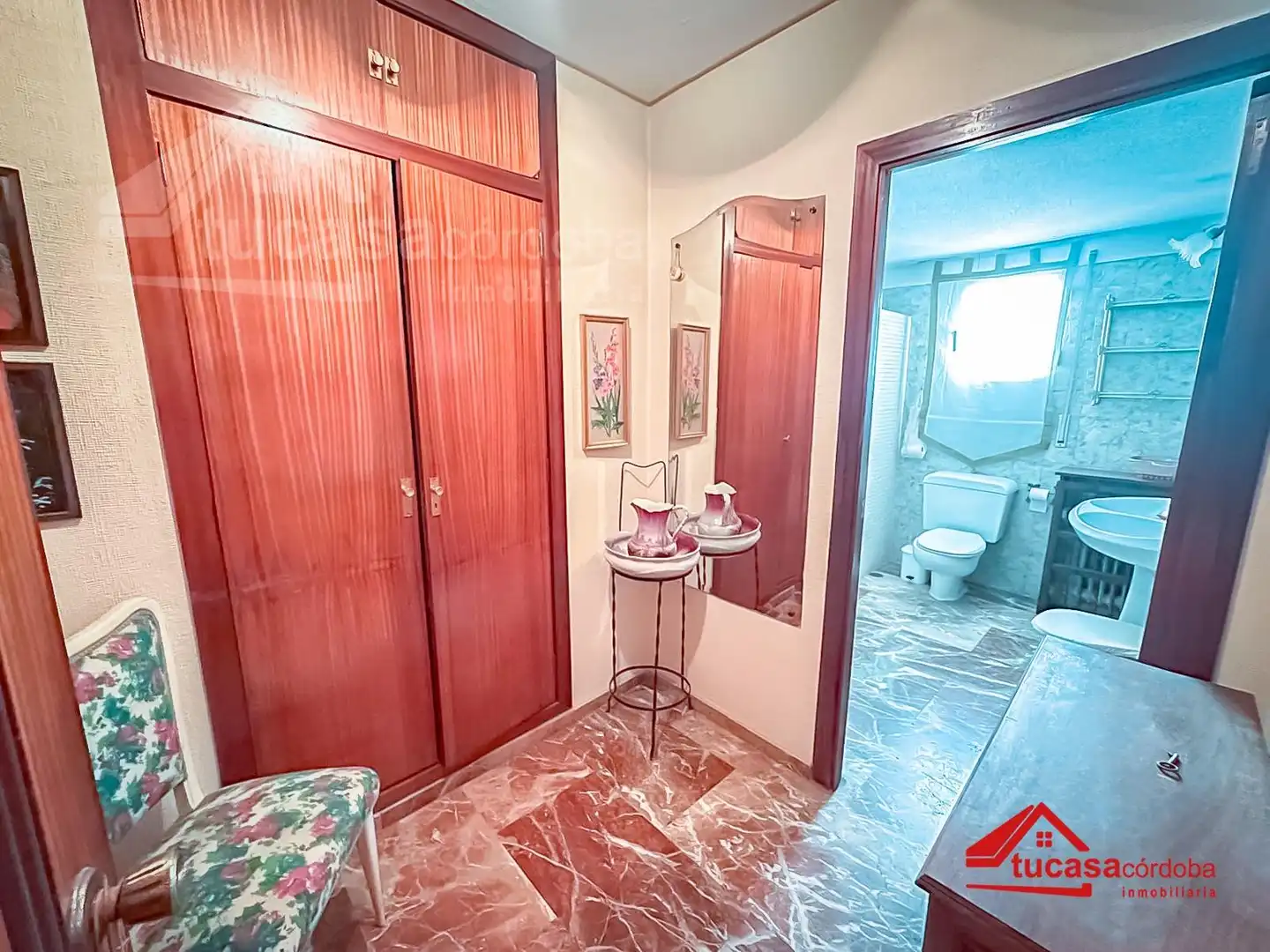 Bathroom of Flat for sale in Córdoba  with Air Conditioner, Terrace and Storage room