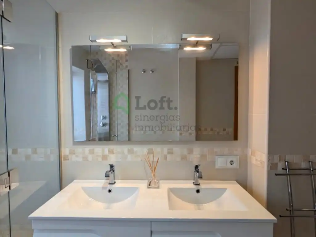 Bathroom of Attic for rent in Badajoz  with Air Conditioner