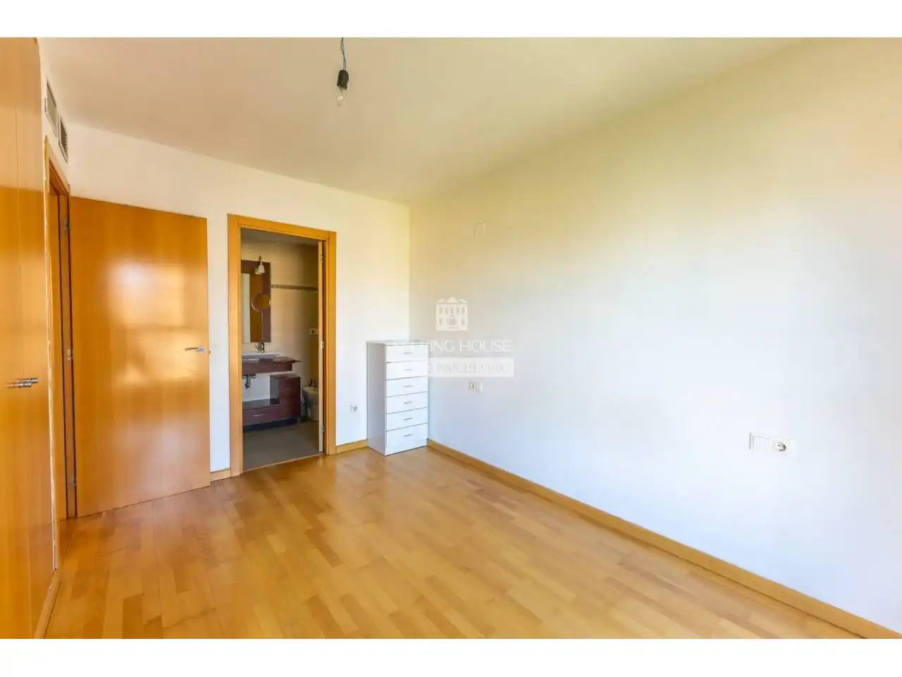 Schlafzimmer von Wohnung zum Verkauf in Valencia mit Klimaanlage, Heizung und Parkett