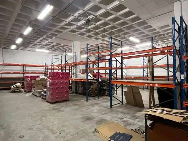 Fabrikhallen zur Miete in Santa Cruz de Bezana mit Alarm