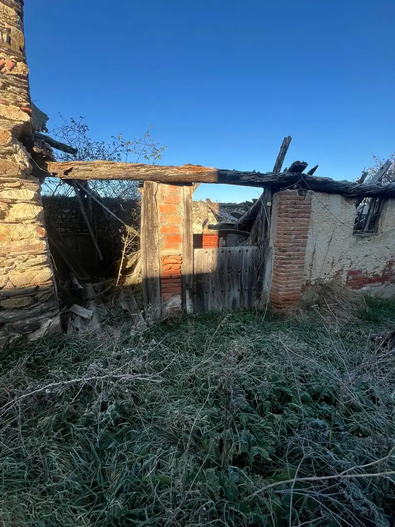 Exterior view of Country homes for sale in Santa María la Real de Nieva  with Private garden and Storage room