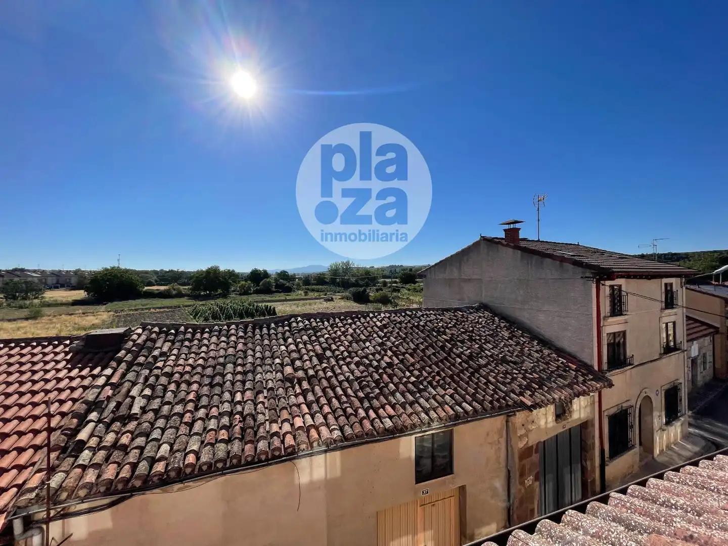 Vista exterior de Casa o xalet en venda en Ibeas de Juarros amb Calefacció i Moblat