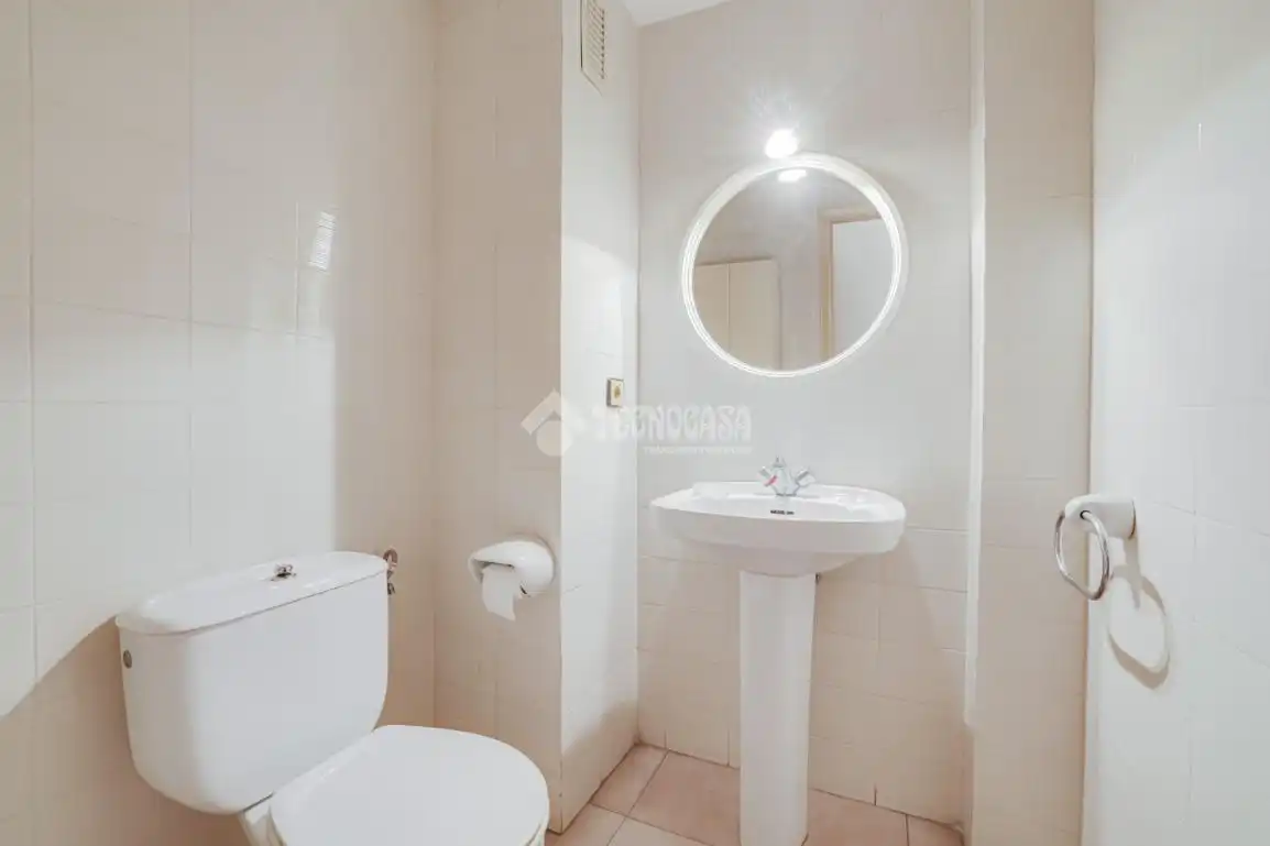 Bathroom of Flat for sale in Gavà  with Heating and Balcony