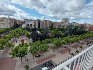 Pis amb balcó en venda a Logroño - Muro del Carmen