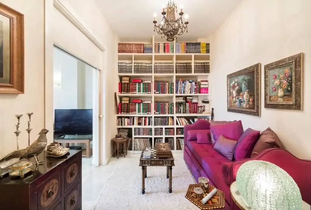 Sala d'estar de Casa o xalet de lloguer en Algeciras amb Aire condicionat i Moblat
