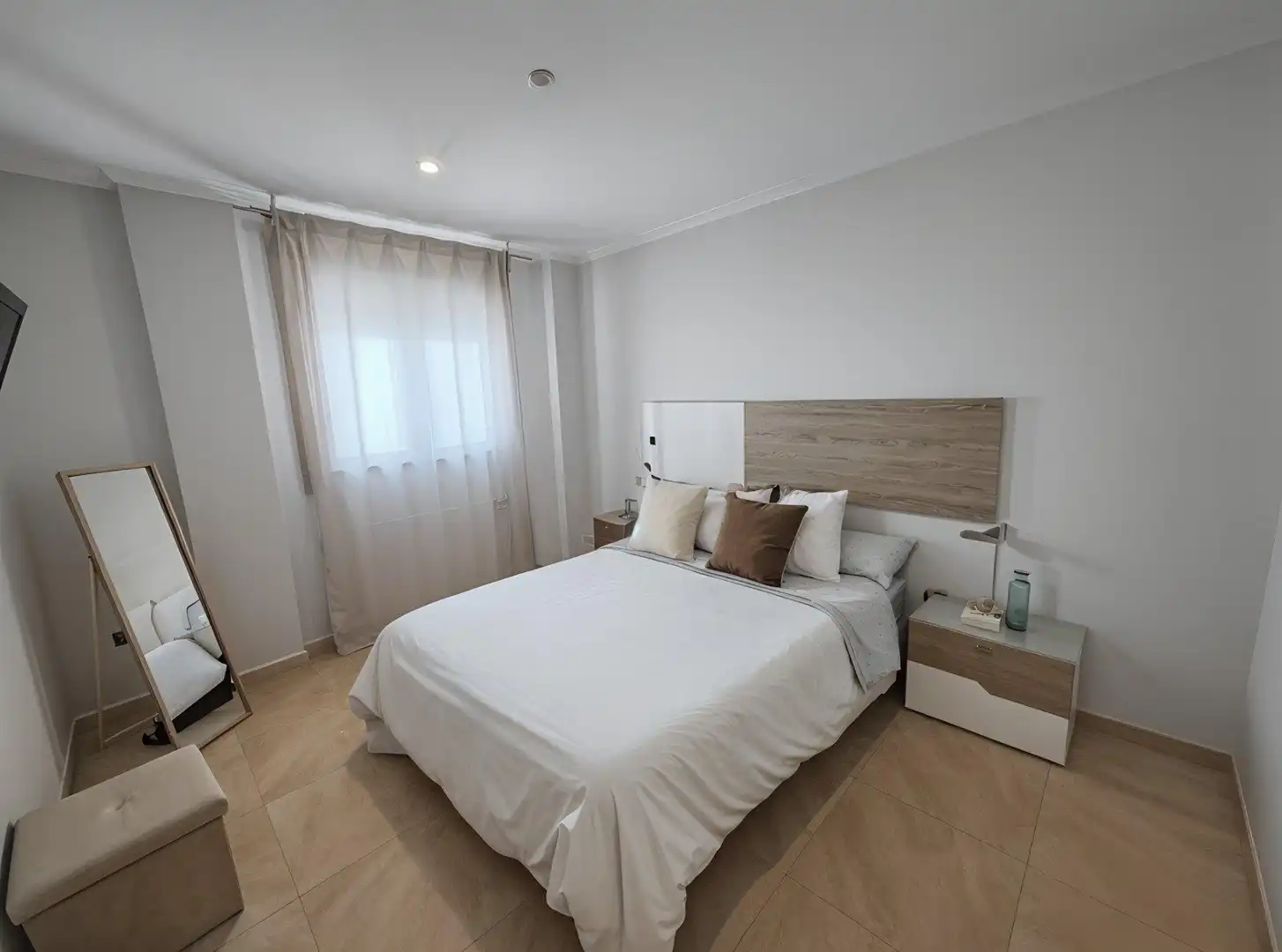 Schlafzimmer von Dachboden zum Verkauf in Benigànim mit Klimaanlage, Heizung und Terrasse