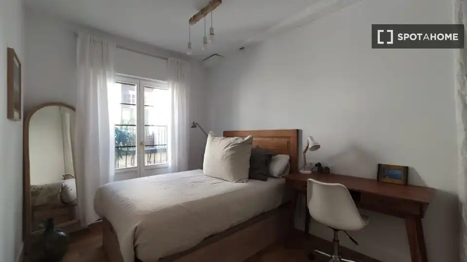 Schlafzimmer von Wohnungen zur untervermieten in Bilbao  mit Klimaanlage, Terrasse und Möbliert