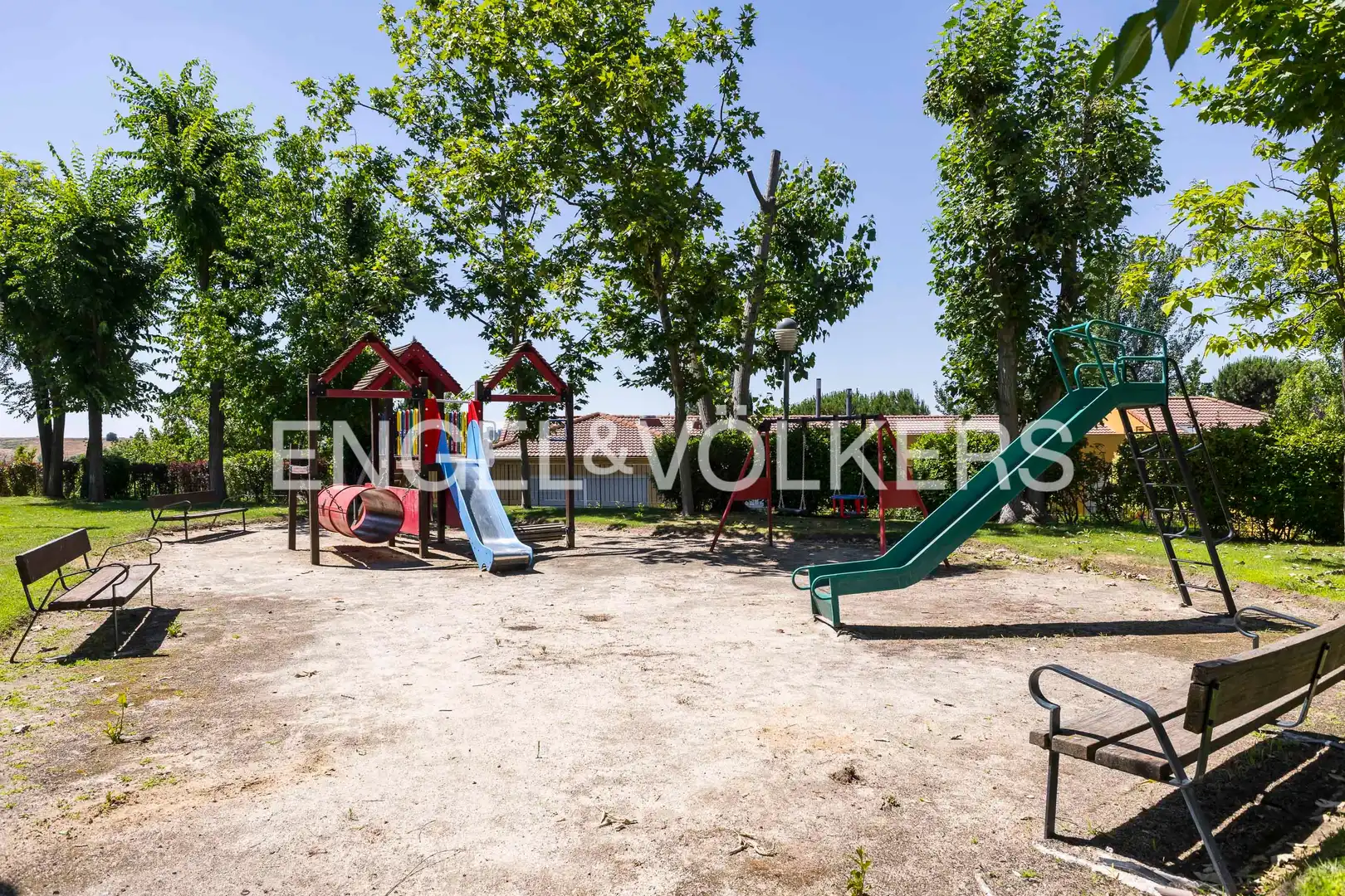 Houses for sale in La Moraleja  with Air Conditioner, Heating and Private garden
