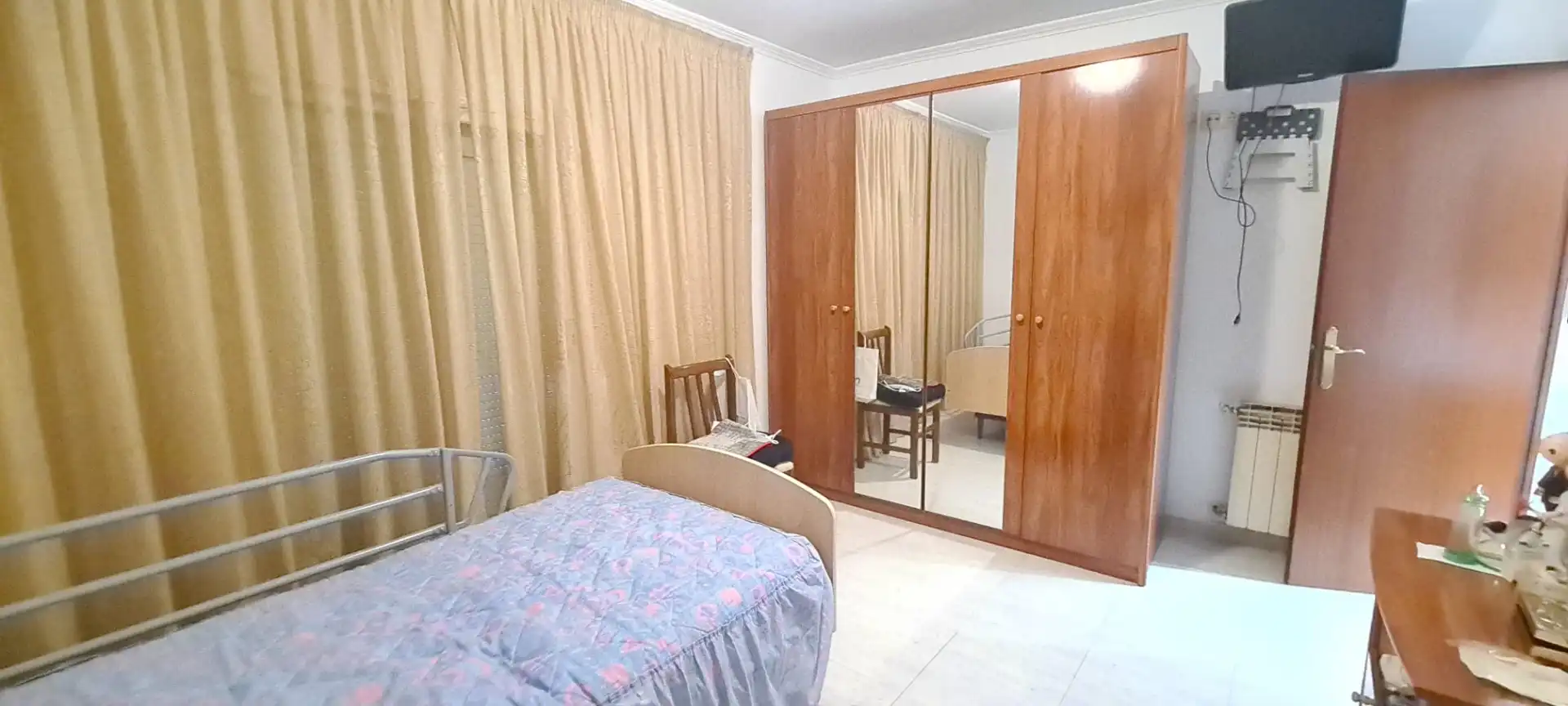Habitación de Casa adosada en venta en Blanes con Calefacción, Terraza y Trastero