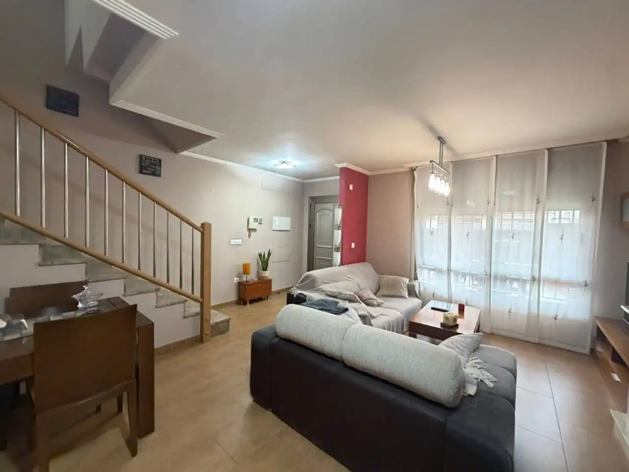 Sala d'estar de Casa adosada en venda en Onda amb Aire condicionat, Calefacció i Terrassa