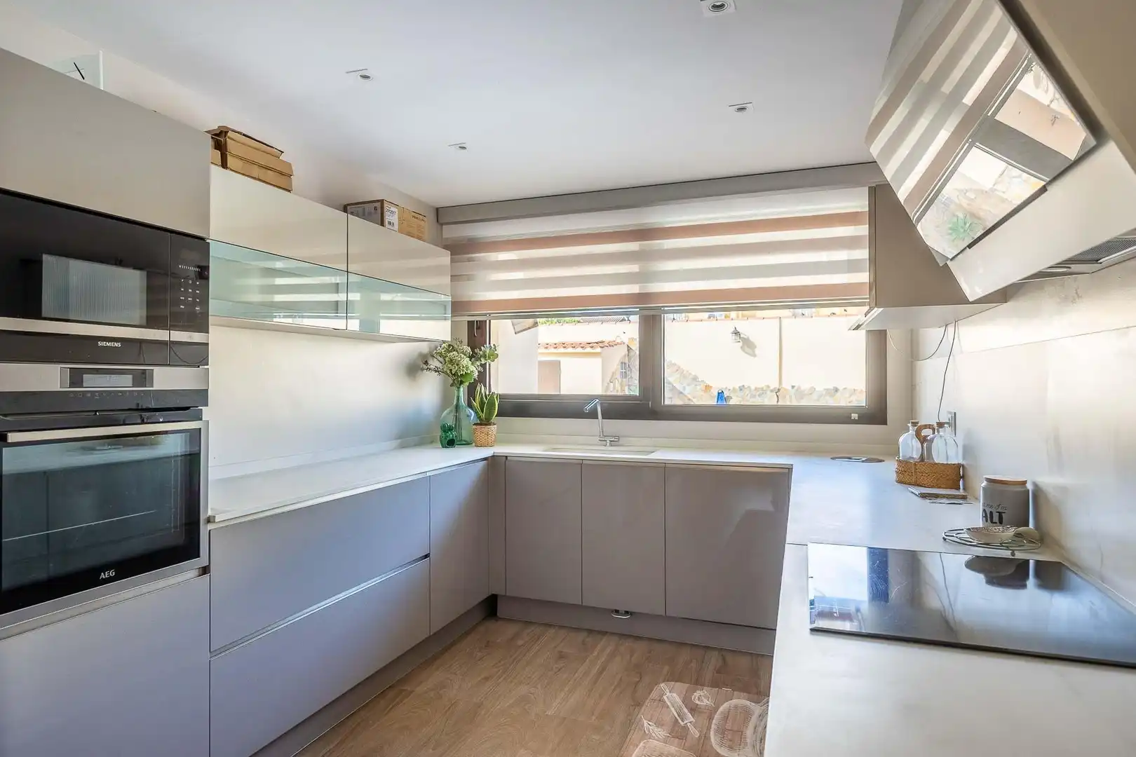 Cocina de Casa o chalet en venta en Montequinto con Aire acondicionado, Jardín privado y Terraza