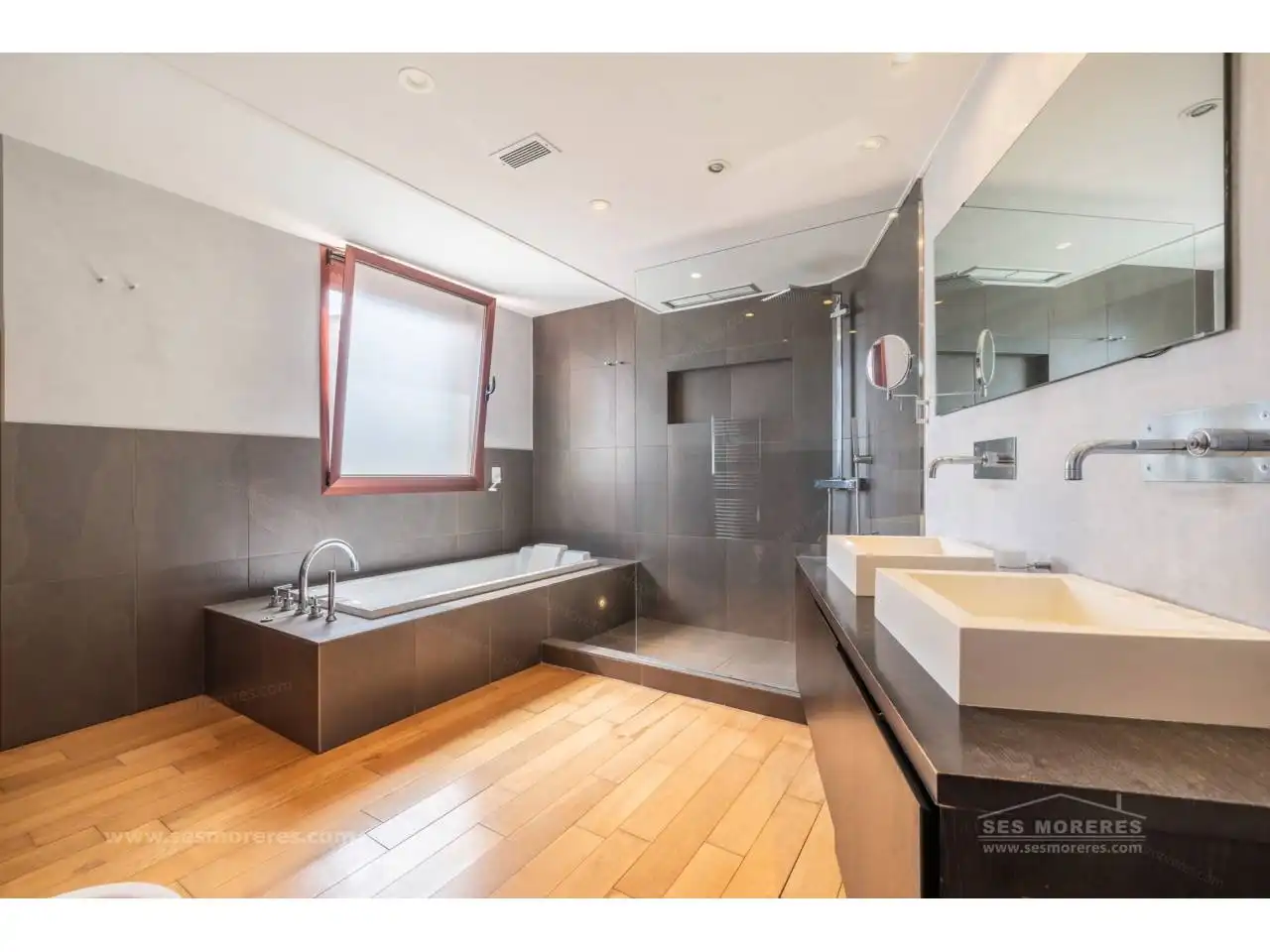 Bathroom of Apartments for sale in Maó - Mahón  with Air Conditioner, Parquet flooring and Terrace