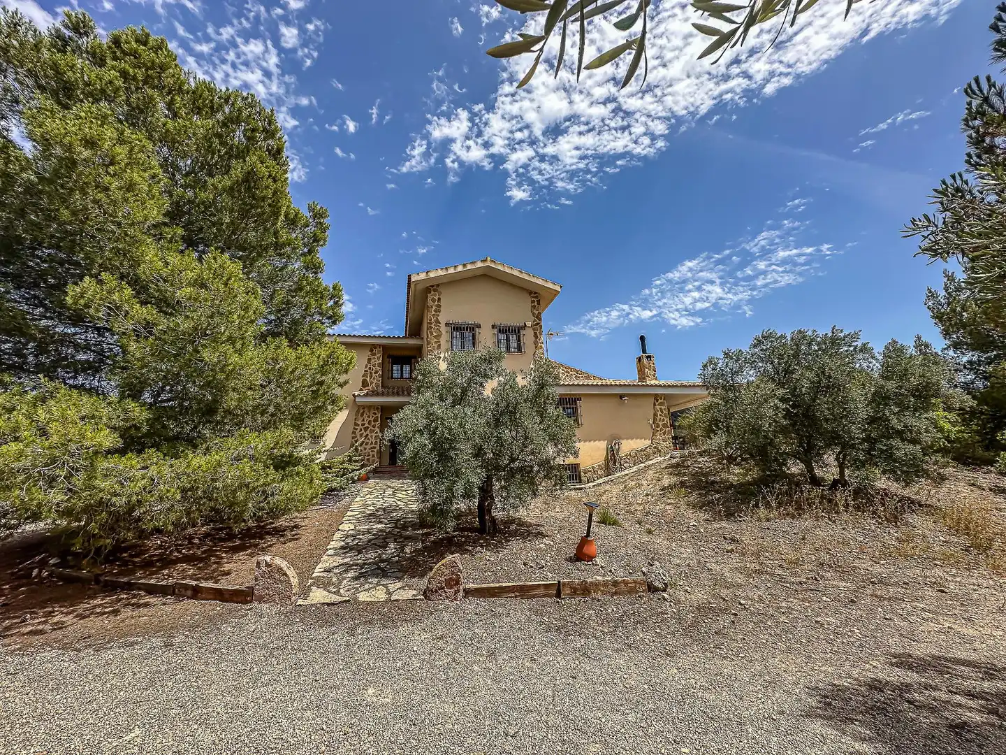 Vista exterior de Finca rústica en venda en Biar amb Calefacció, Jardí privat i Terrassa