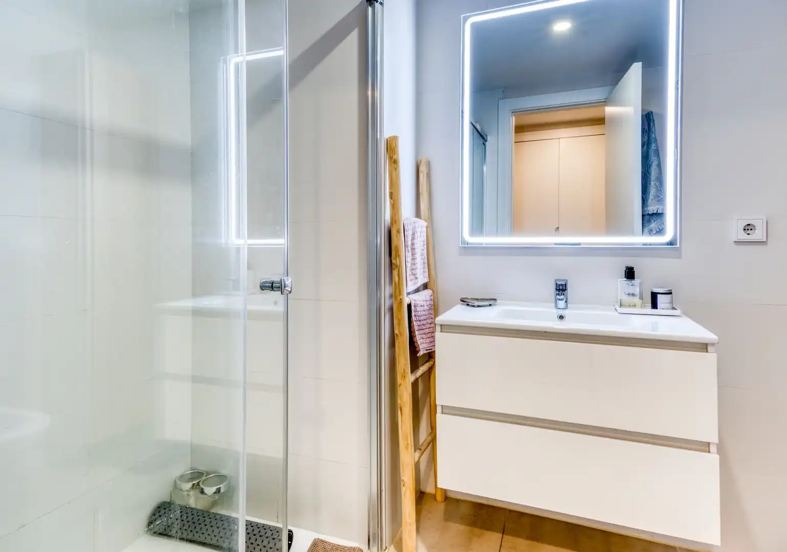 Apartamento con piscina en venta en Estepona Pueblo, imagen 16