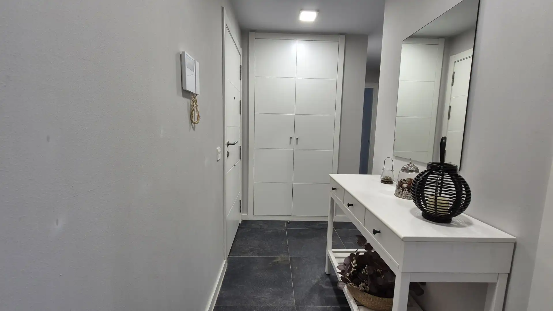 Ground floor for rent in Marbella  with Air Conditioner, Terrace and Storage room