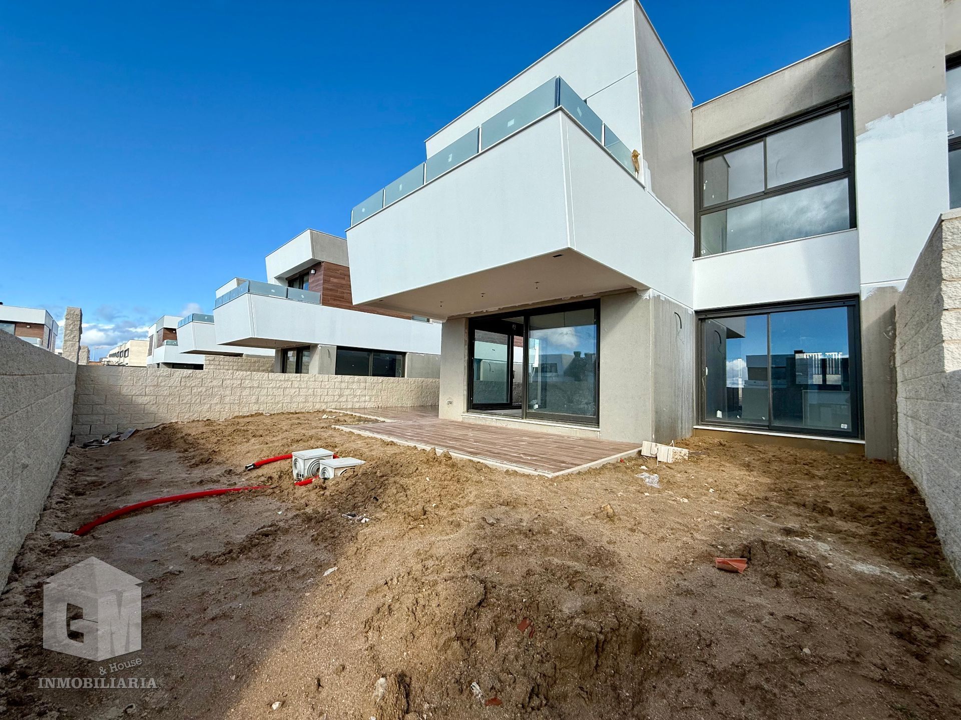 Exterior view of Single-family semi-detached for sale in Villaviciosa de Odón  with Heating, Private garden and Terrace