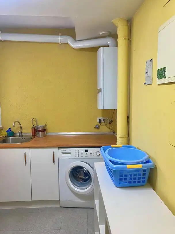 Cuina de Casa adosada en venda en Donostia - San Sebastián  amb Calefacció, Terrassa i Traster