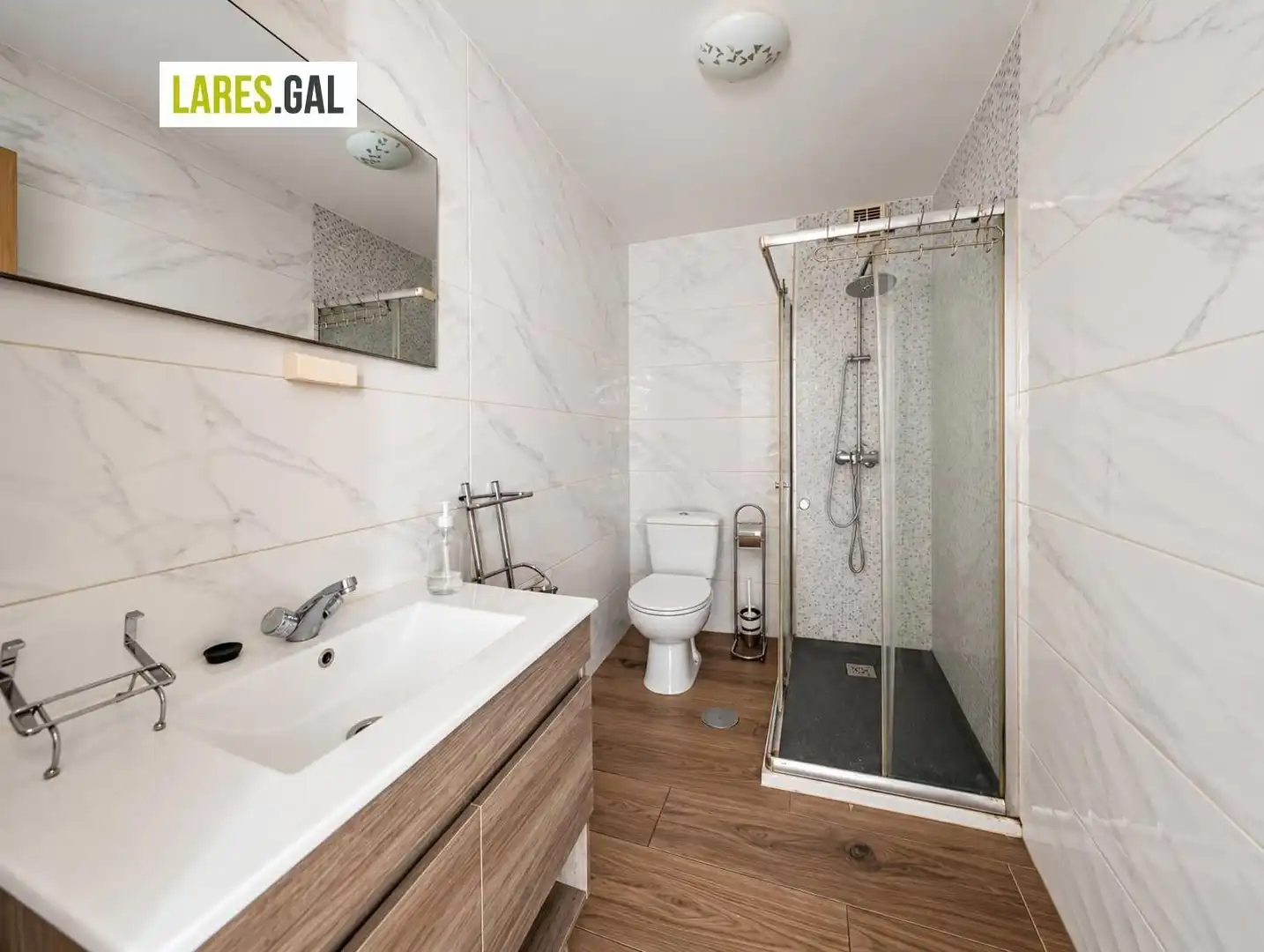Bathroom of Flat for sale in Moaña, Pontevedra