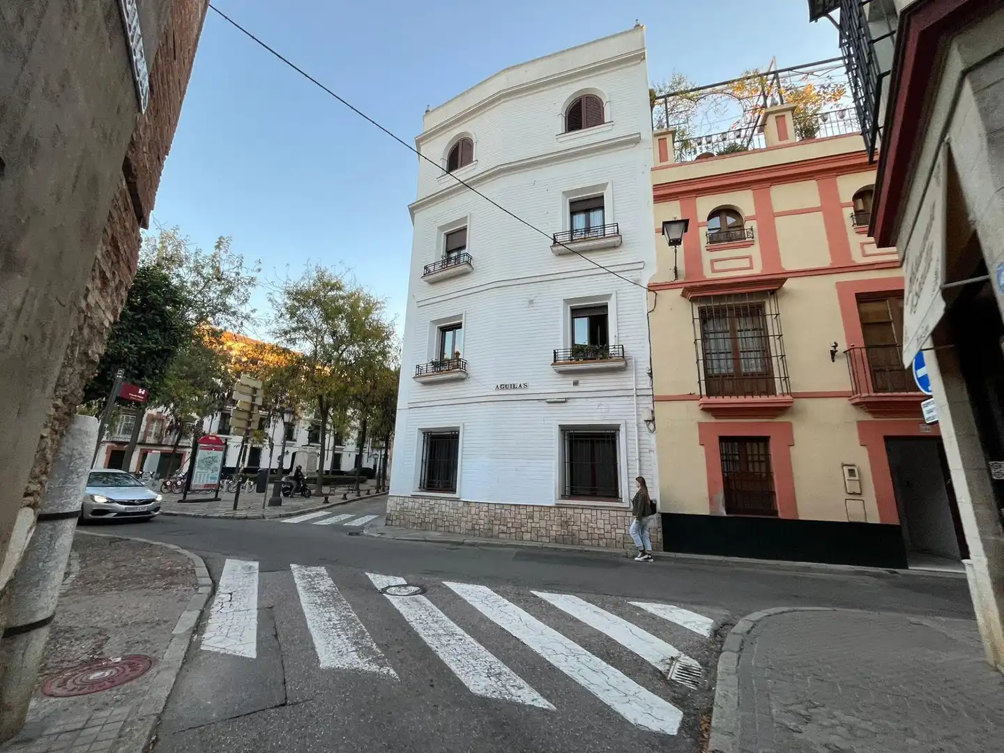 Außenansicht von Maisonette zum Verkauf in Sevilla mit Klimaanlage, Möbliert und Balkon
