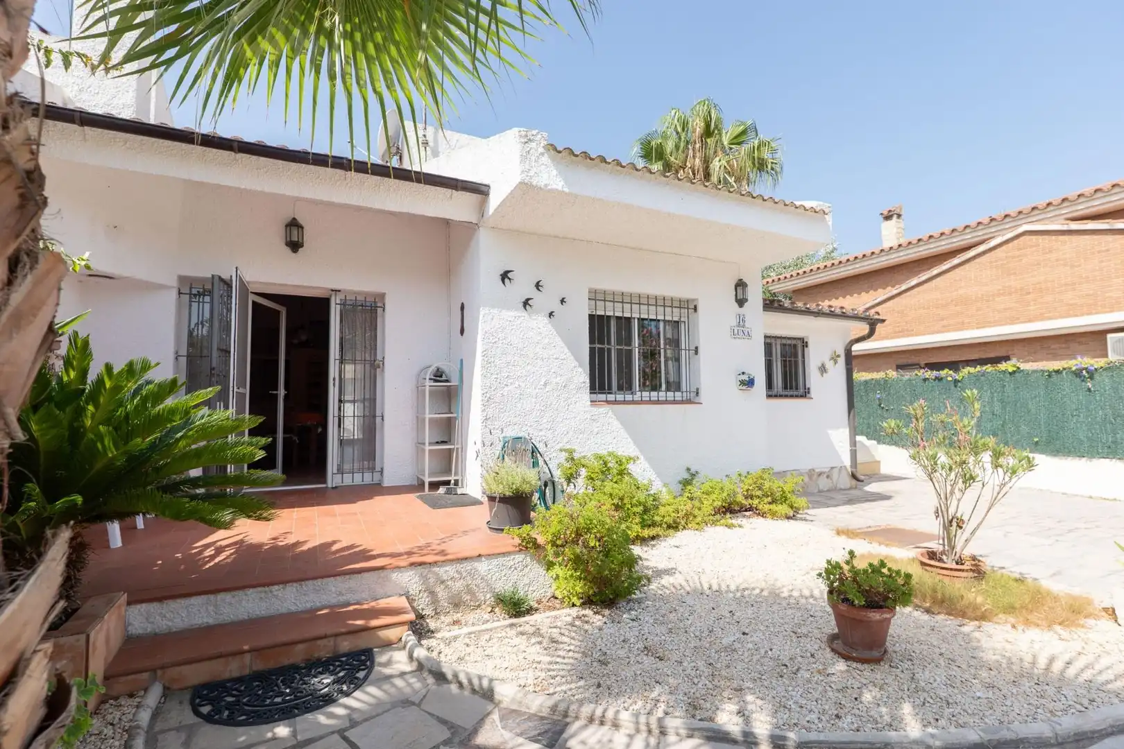 Vista exterior de Casa o chalet en venta en Deltebre con Aire acondicionado, Jardín privado y Terraza
