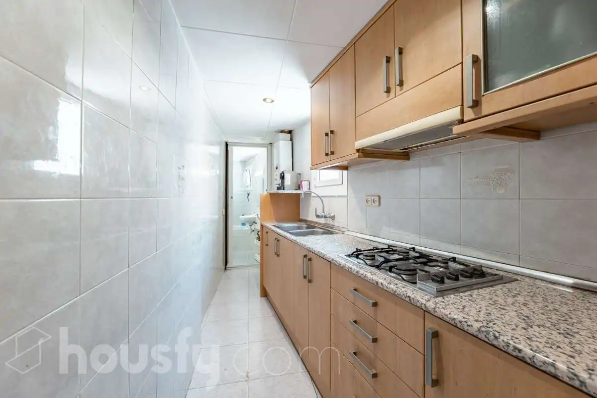 Cuina de Apartament en venda en Gavà amb Aire condicionat, Terrassa i Moblat