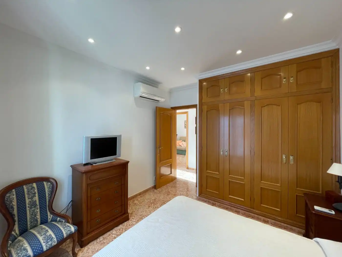 Dormitori de Apartament en venda en Es Mercadal amb Terrassa, Piscina i Balcó