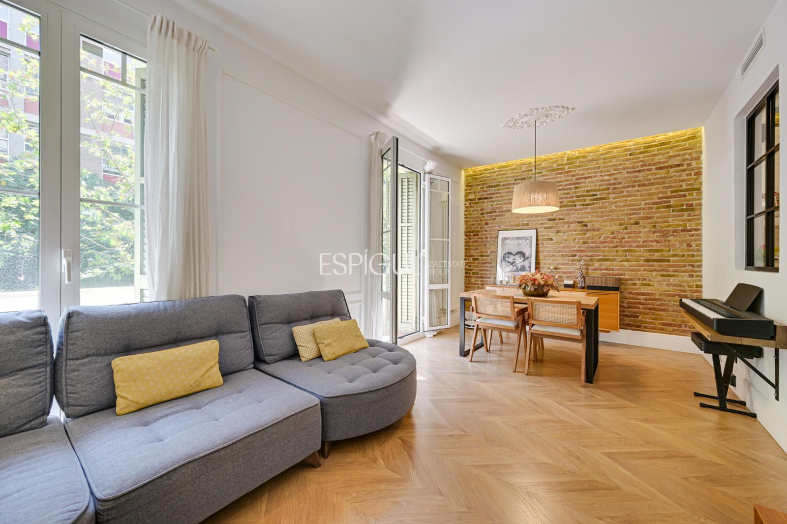 Sala d'estar de Pis en venda en  Barcelona Capital amb Aire condicionat, Calefacció i Parquet