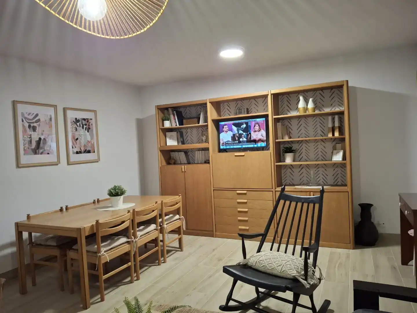 Wohnzimmer von Wohnung zur Miete in Baiona mit Privatgarten