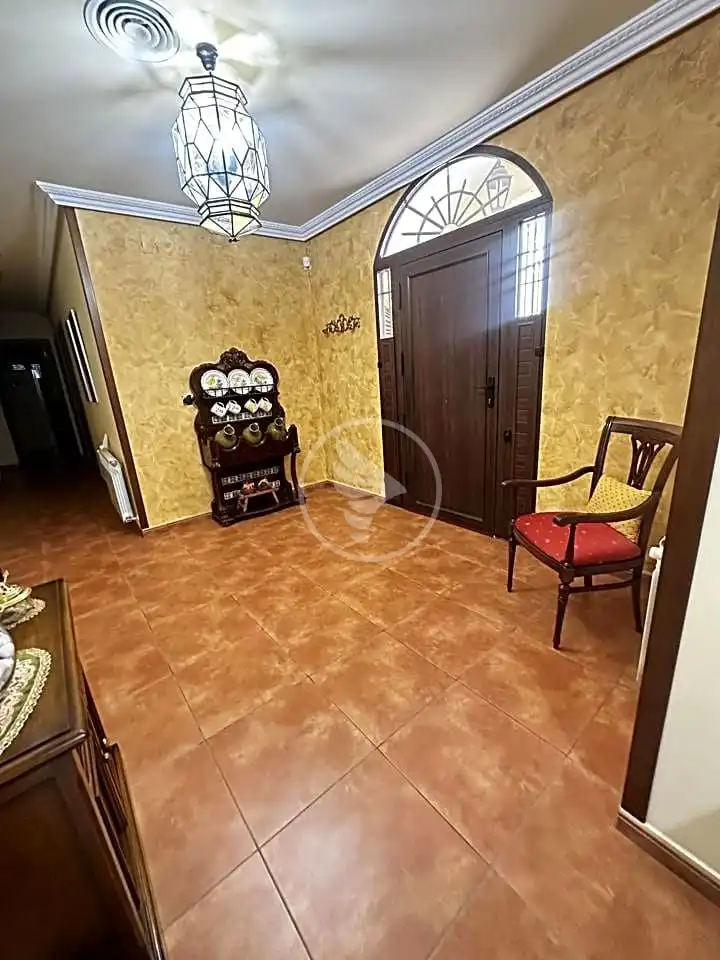 Casa o xalet en venda en Linares amb Aire condicionat, Calefacció i Jardí privat