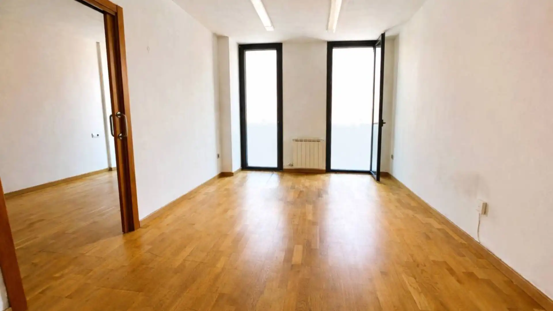 Flat for sale in Girona Capital  with Air Conditioner, Heating and Parquet flooring