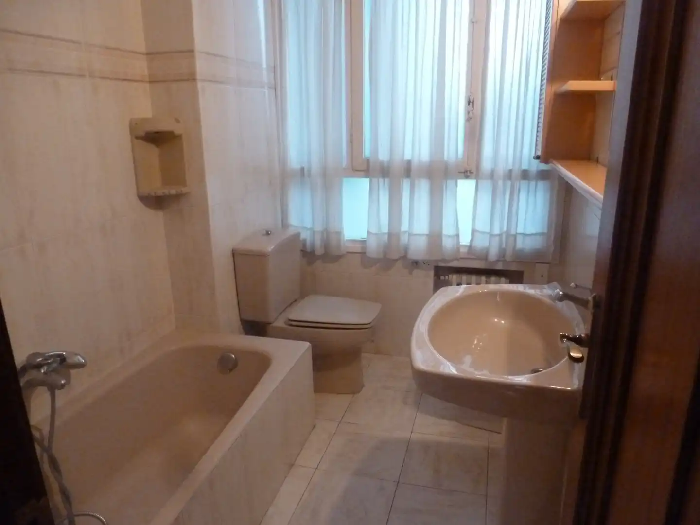 Baño de Piso de alquiler en Barañáin / Barañain con Calefacción, Parquet y Amueblado
