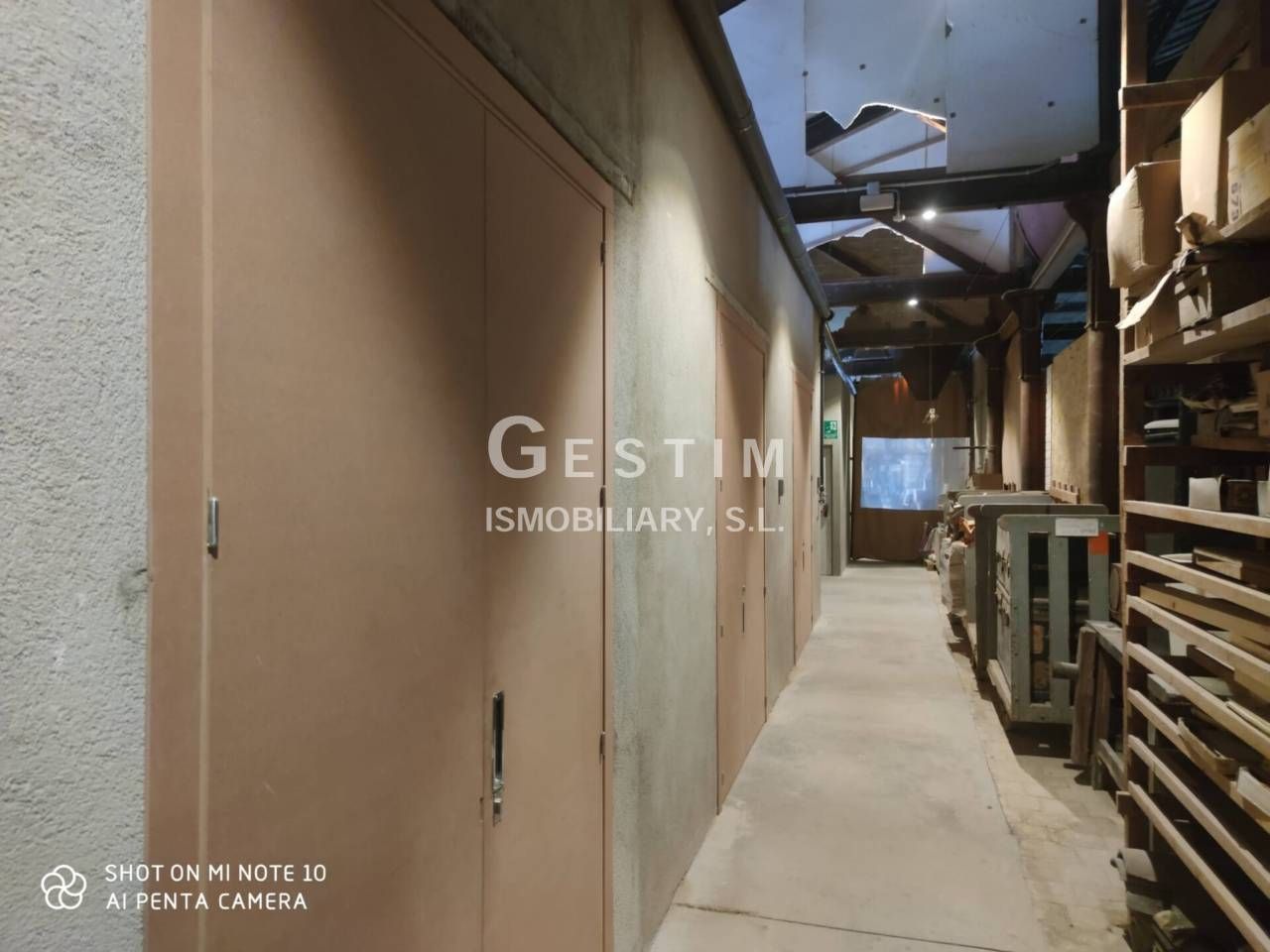 Box room to rent in Vic